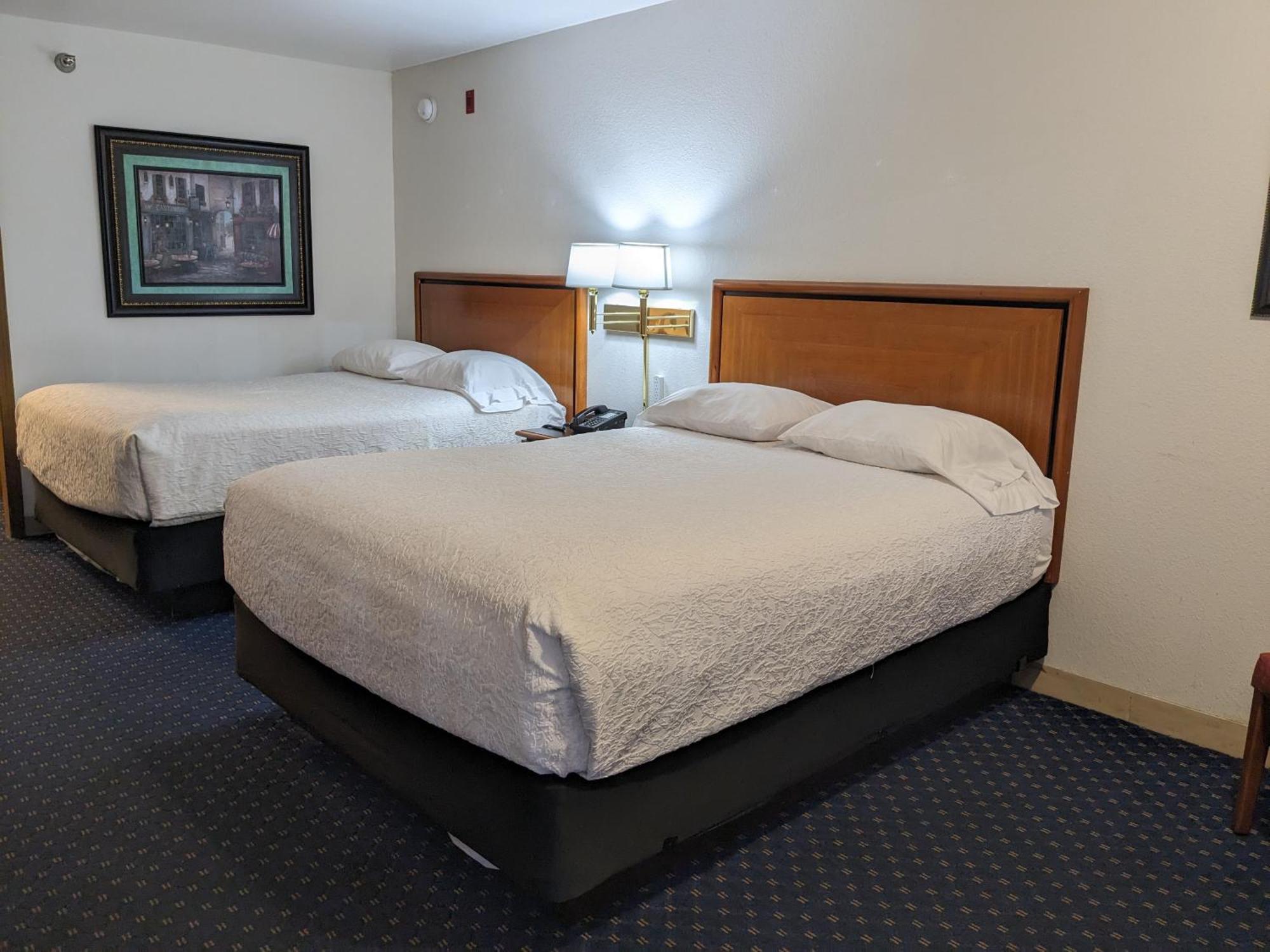 Dutton Inn Брэнсон Экстерьер фото