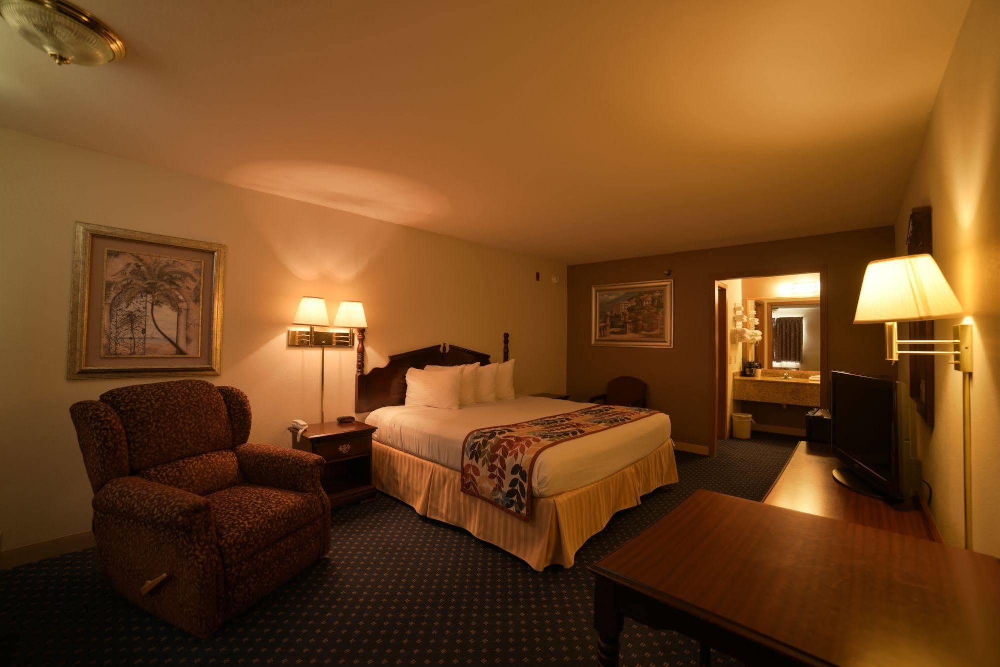 Dutton Inn Брэнсон Экстерьер фото